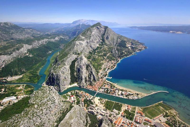 Penthouse Maremonte Appartement Omiš Buitenkant foto